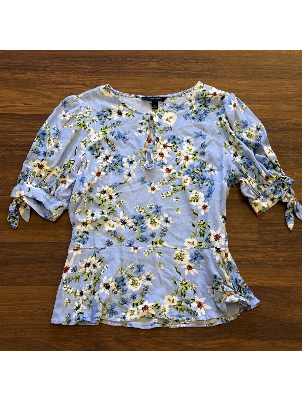 Banana Republic Floral Keyhole Peplum Top Light Blue Romantic Tie Sleeve M Boho
